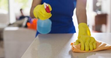 طريقة تنظيف وتلميع رخام المطبخ